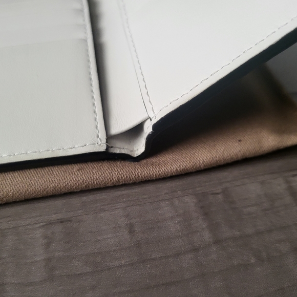 Burberry Heritage Stripe Leather International Bifold Wallet - Picture 4 of 10